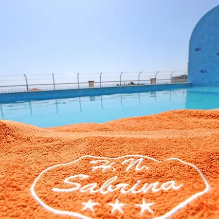 Готель Nuova Sabrina