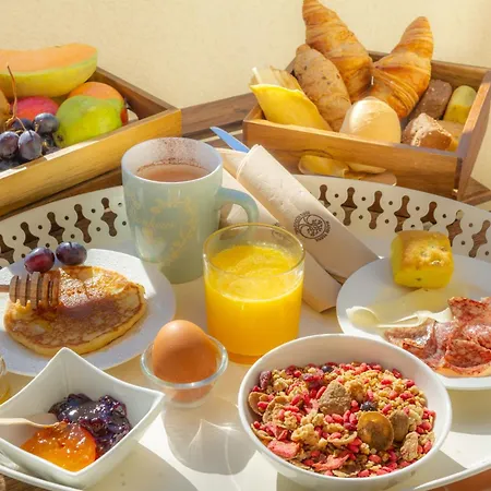 Nuova Sabrina Марина-ді-П'єтразанта