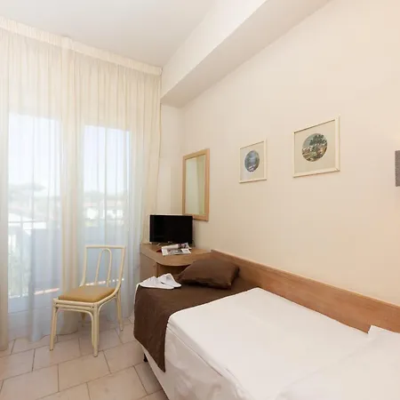 Nuova Sabrina Otel