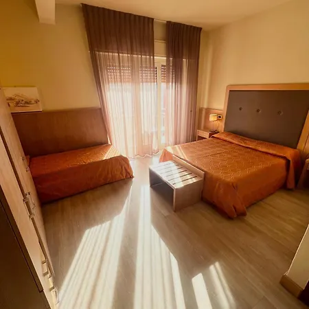 Nuova Sabrina Марина-ди-Пьетрасанта