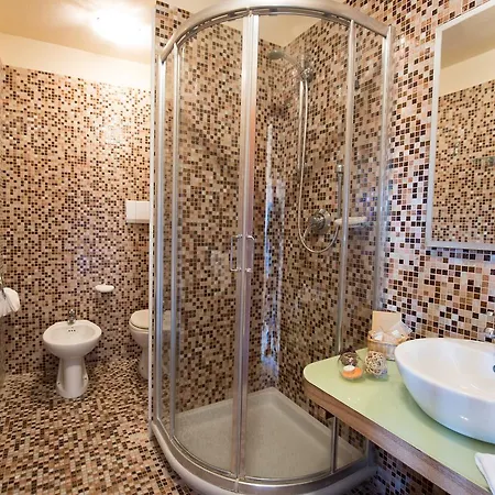 Готель Nuova Sabrina 3*