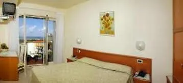 Nuova Sabrina 3*