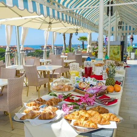 Отель Nuova Sabrina 3*